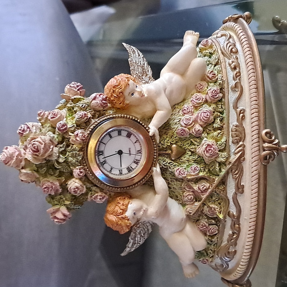 The Franklin Mint Cherub Floral Clock with Gold Accents